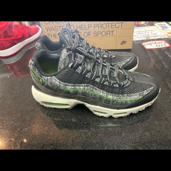 Sz 8.5 Nike air max 95 - Picture 4 of 7